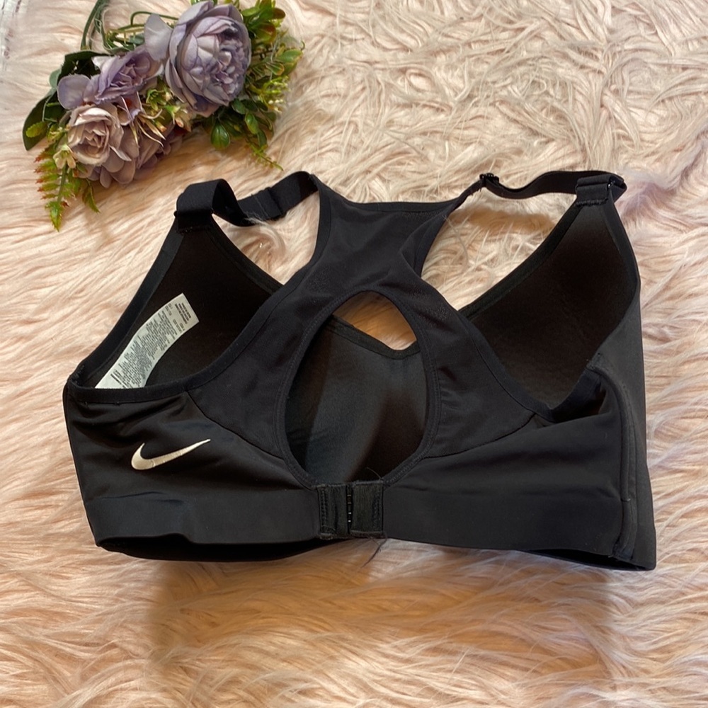 Nike Black Racerback Molding Sports Bra - Picture 5 of 9